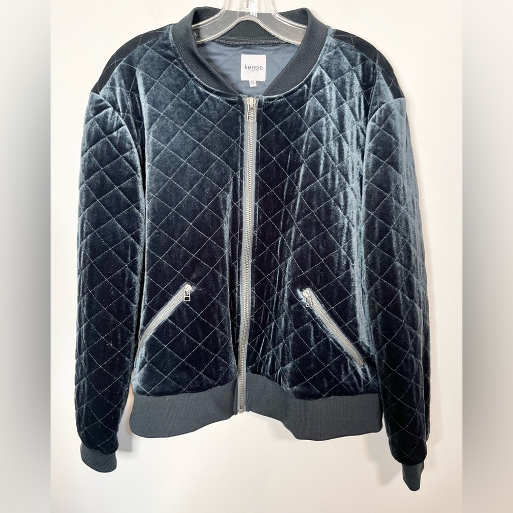 Kensie Quilted Velvet Zip Front Bomber Jacket Coat in Forest Green. Size XL